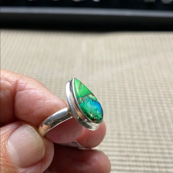 Vibrant Silver Ring with Green and Blue Stone - Picture 3 of 10